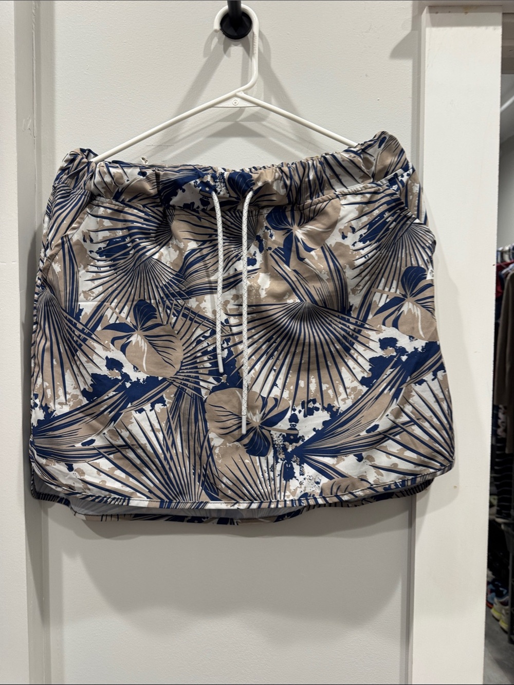 Women’s Navy and Tan Tropical Print Skort